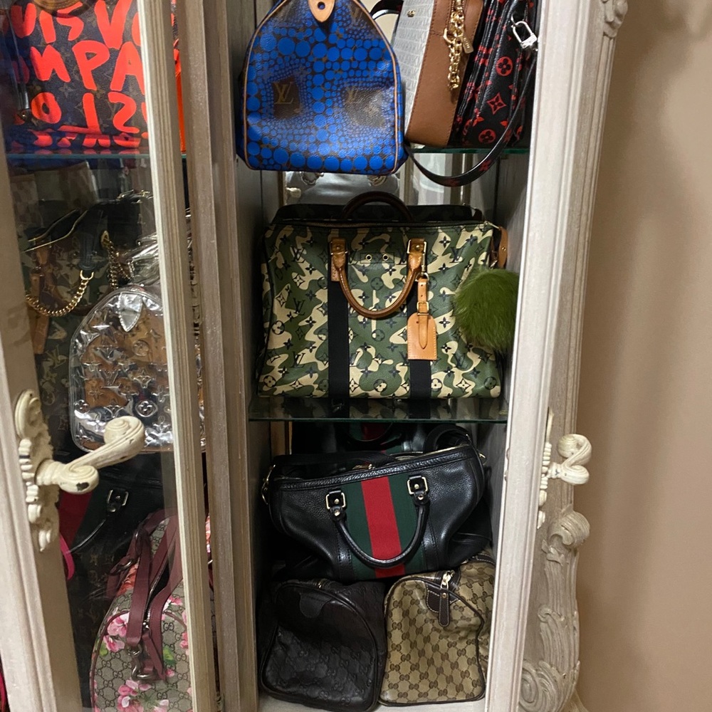 I’ll be posting shortly my Poshers!!! - Picture 3 of 5